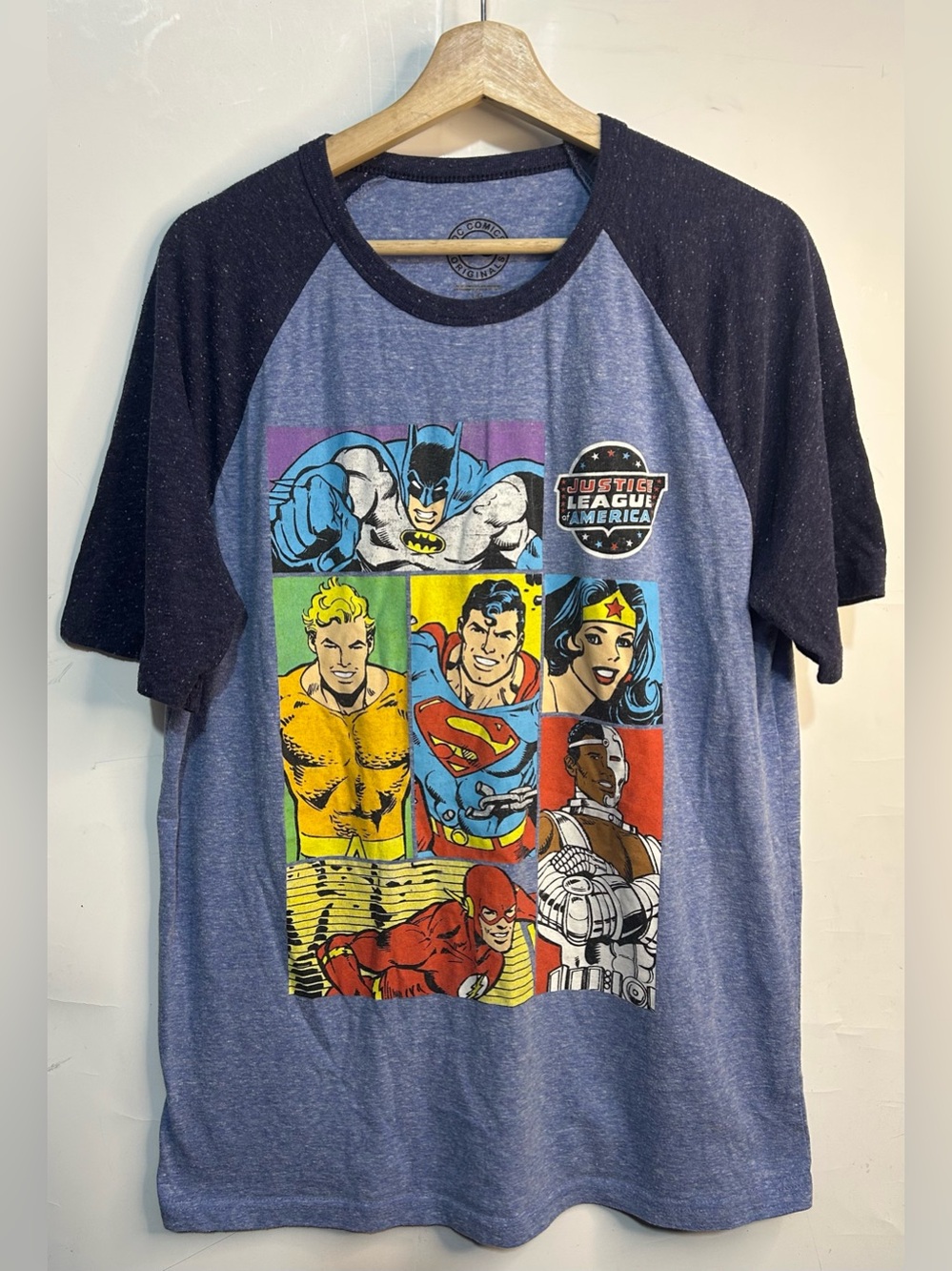 DC Comics Originals Baseball T-Shirt Large (42-44)